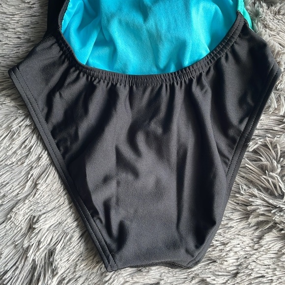 Speedo ‘Endurance Turnz’ Tie Back Swimsuit - Picture 6 of 12